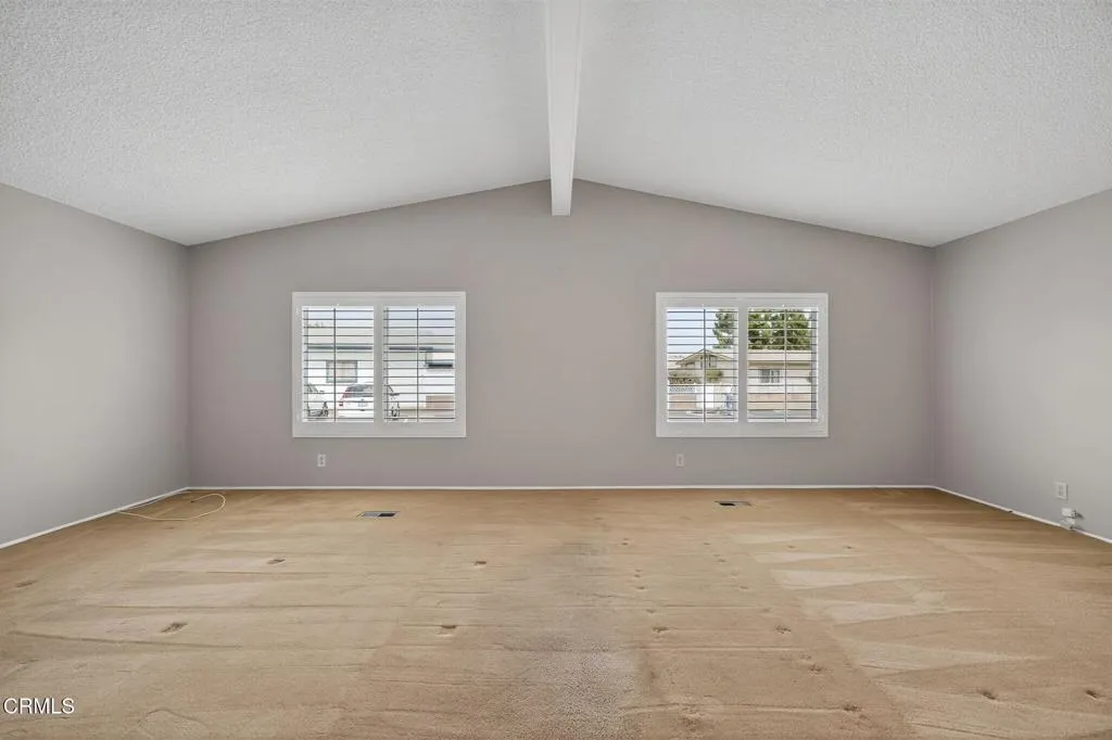 975 Telegraph Road 40, Santa Paula, California 93060 home-pic-3