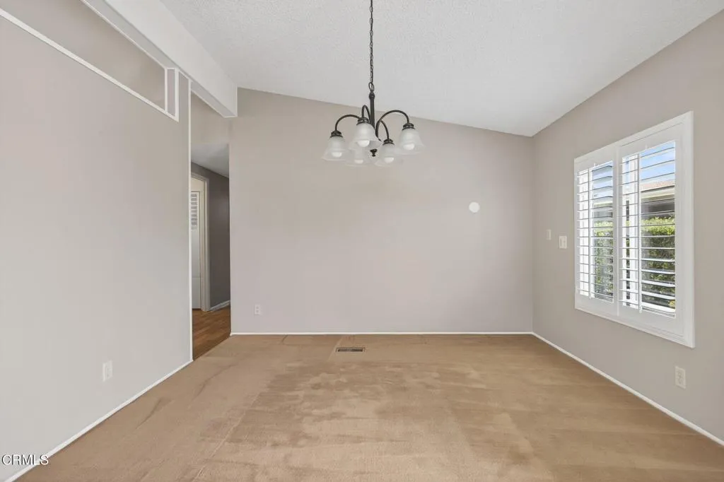 975 Telegraph Road 40, Santa Paula, California 93060 home-pic-2