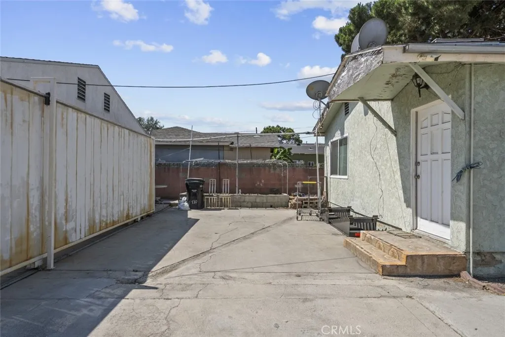 8023 Troost Avenue, North Hollywood, California 91605 home-pic-22
