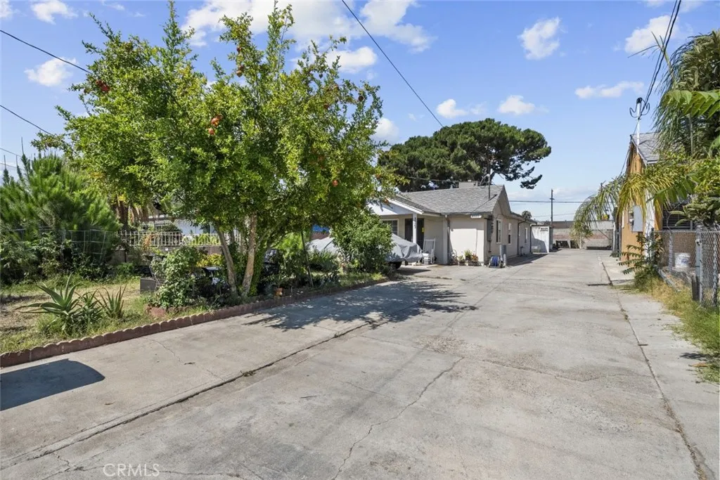 8023 Troost Avenue, North Hollywood, California 91605 home-pic-15