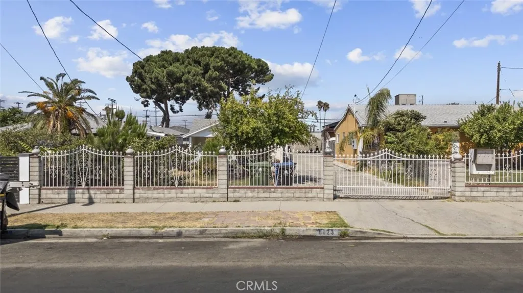 8023 Troost Avenue, North Hollywood, California 91605 home-pic-4