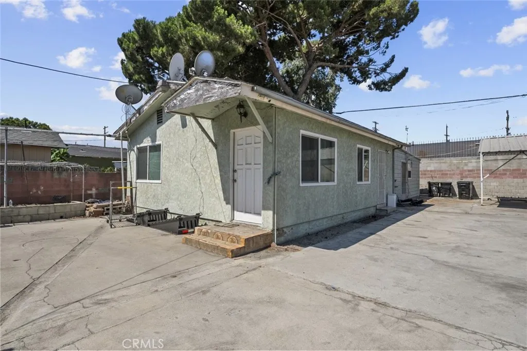 8023 Troost Avenue, North Hollywood, California 91605 home-pic-23