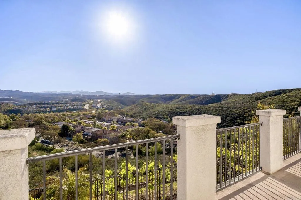 11393 Vista Elevada, San Diego, California 92131 home-pic-1