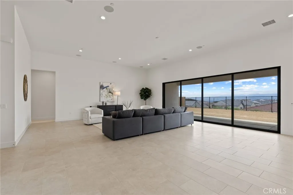30041 N Avenida Sierra Madre, Valencia, California 91354 home-pic-10