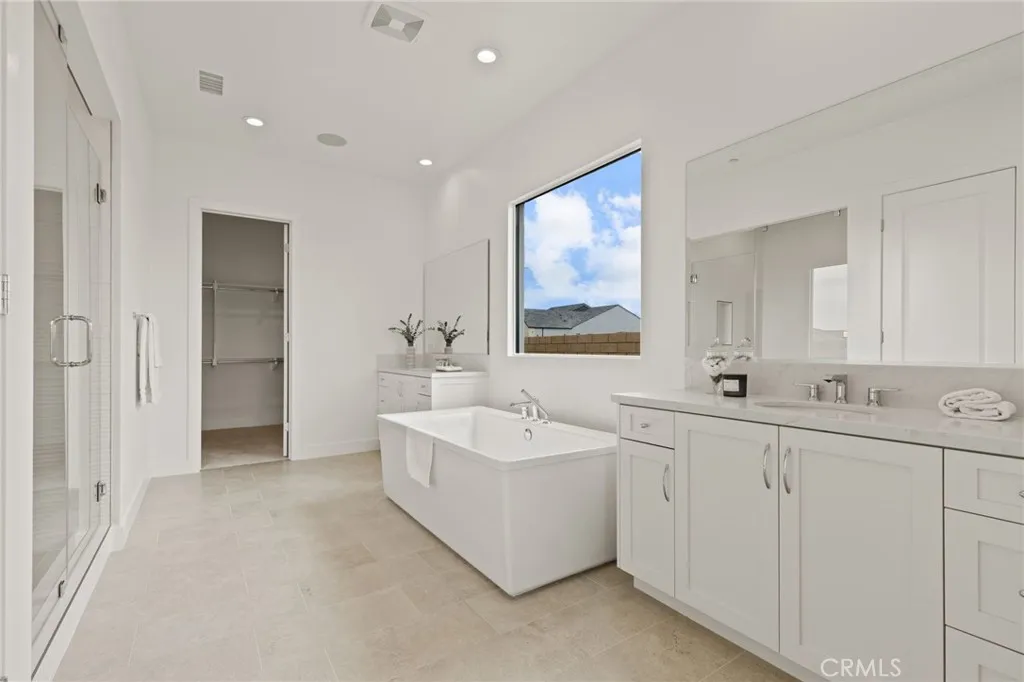 30041 N Avenida Sierra Madre, Valencia, California 91354 home-pic-16