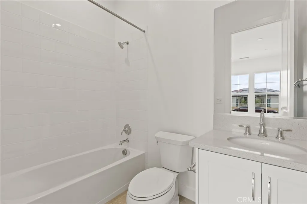 30041 N Avenida Sierra Madre, Valencia, California 91354 home-pic-25