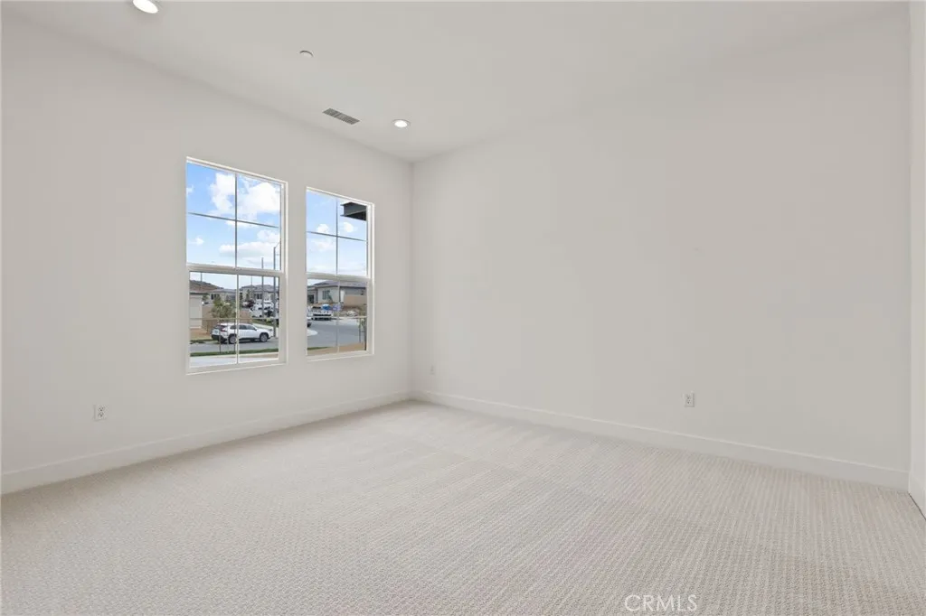 30041 N Avenida Sierra Madre, Valencia, California 91354 home-pic-23