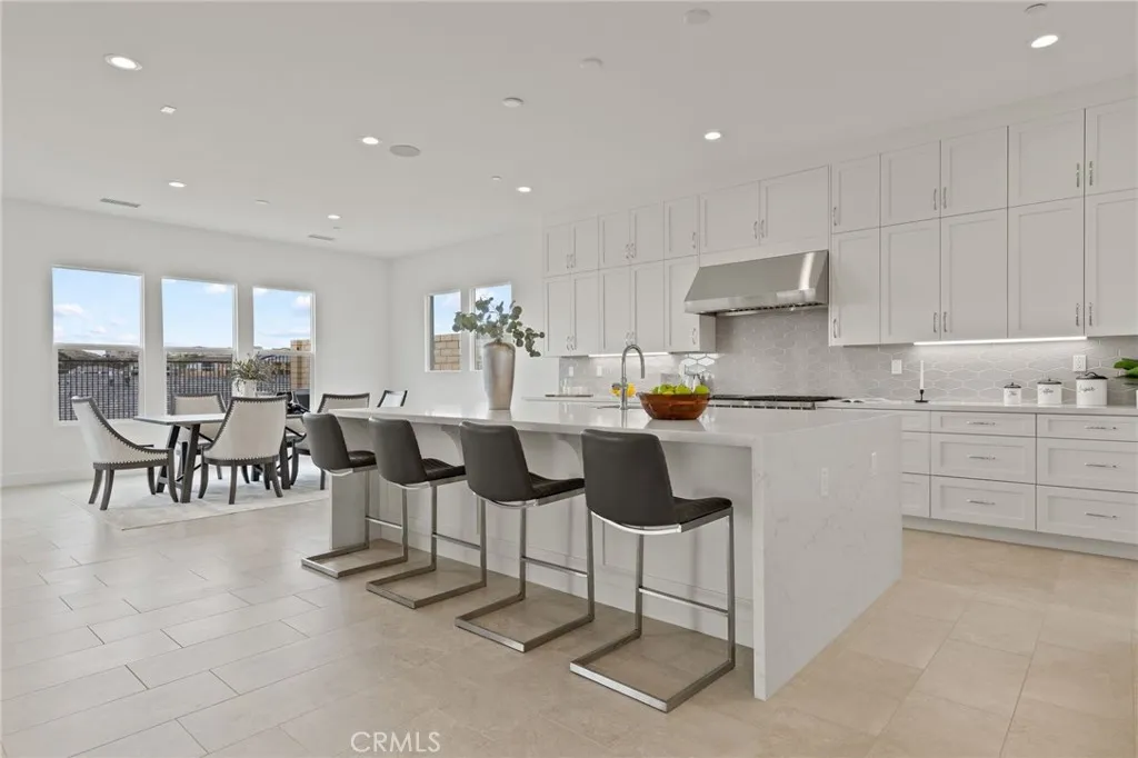 30041 N Avenida Sierra Madre, Valencia, California 91354 home-pic-7