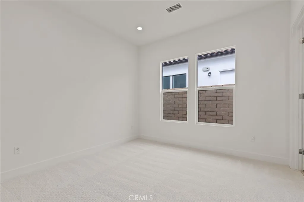 30041 N Avenida Sierra Madre, Valencia, California 91354 home-pic-20