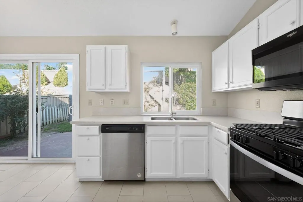 31850 Via Barraza, Temecula, California 92592 home-pic-2