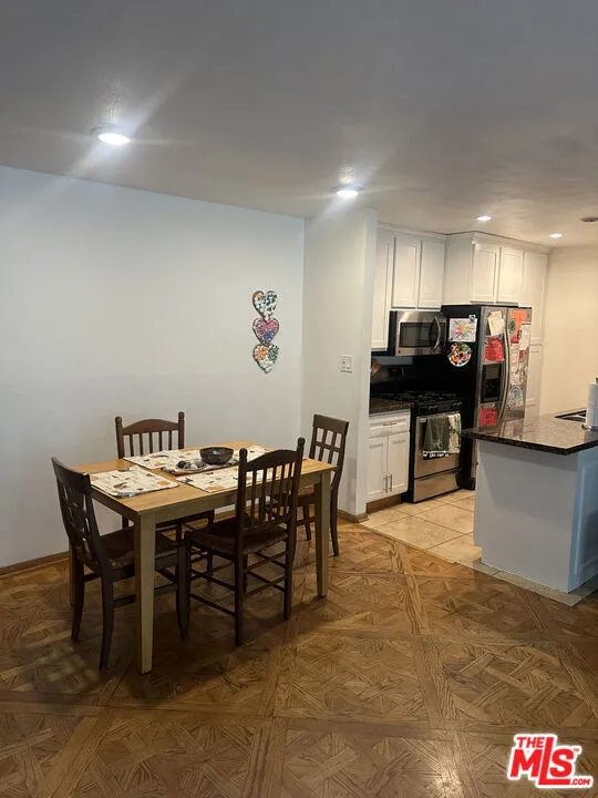 5700 Etiwanda Avenue 135, Tarzana, California 91356 home-pic-4