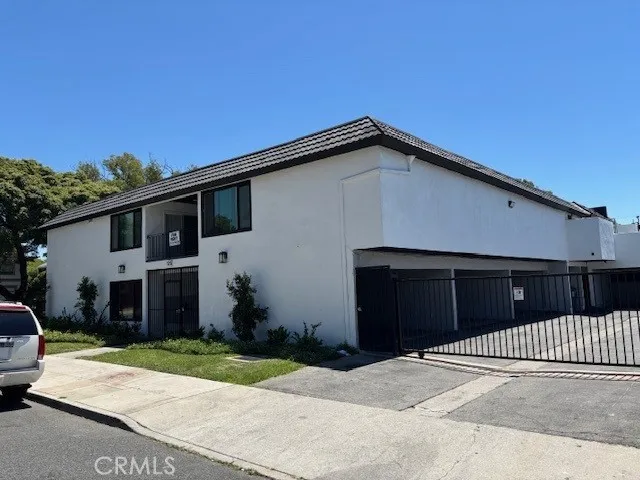 120 E Pine Street, Santa Ana, California 92701 home-pic-5