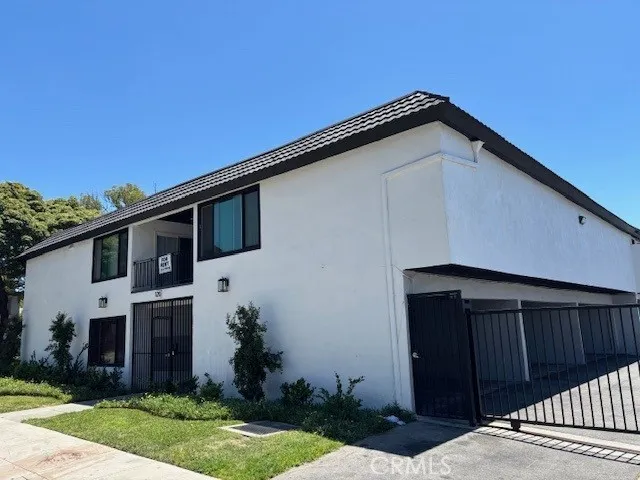 120 E Pine Street, Santa Ana, California 92701 home-pic-2