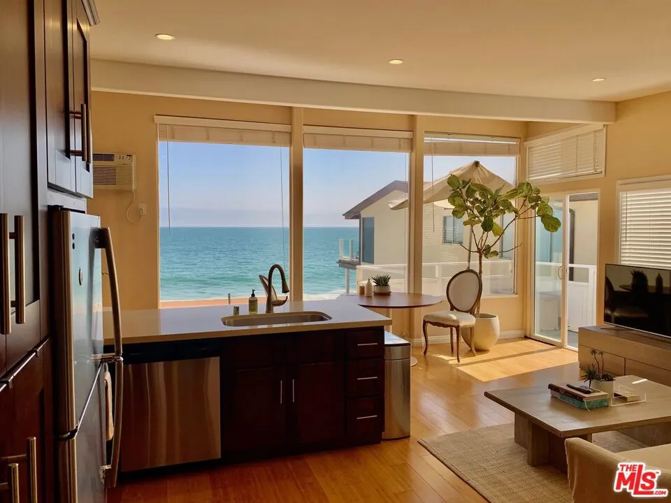 25164 Malibu Road D, Malibu, California 90265, 1 Bedroom Bedrooms, ,1 BathroomBathrooms,Residential Lease,For Rent,Malibu,25574699