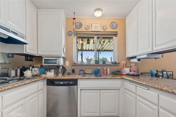 20990 Chama Road, Apple Valley, California 92308