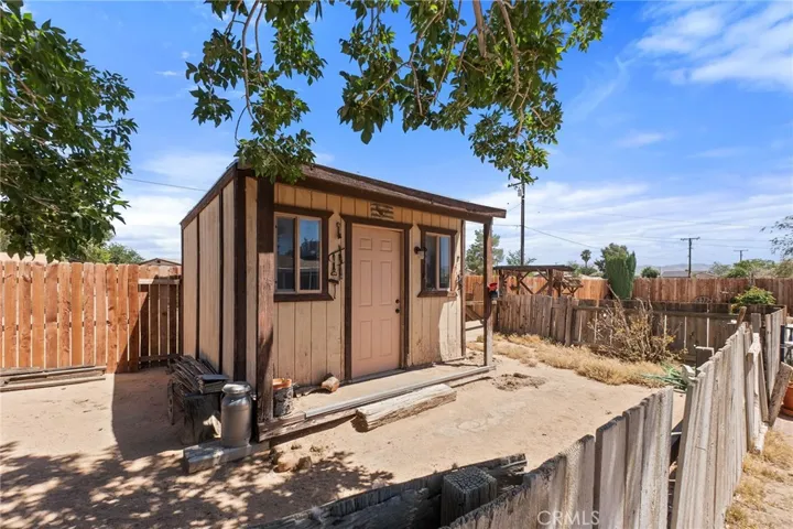 20990 Chama Road, Apple Valley, California 92308
