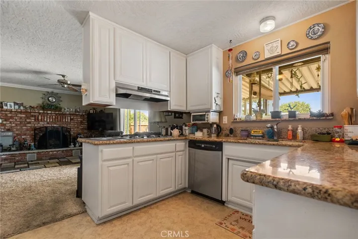 20990 Chama Road, Apple Valley, California 92308