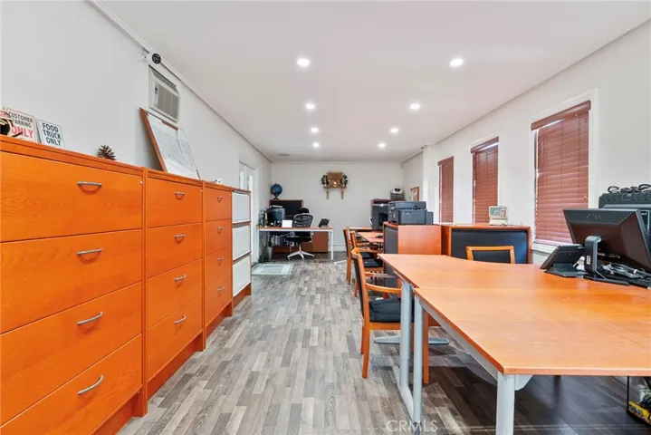 Side Office