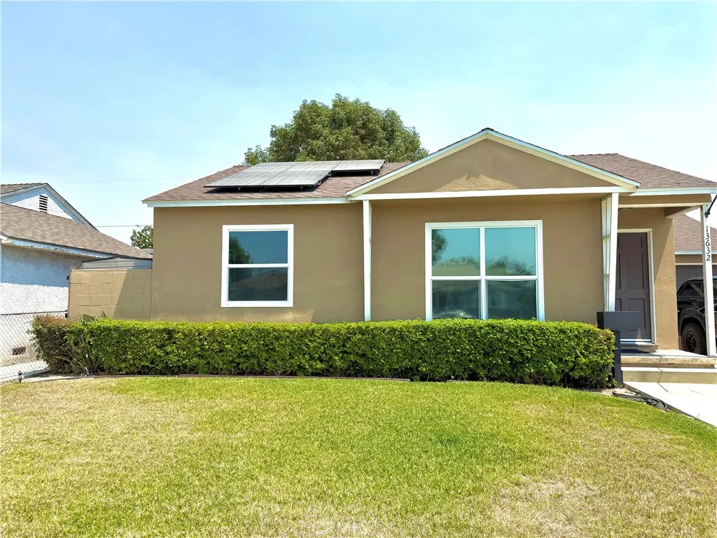 13632 Mcnab Avenue, Bellflower, California 90706, 2 Bedrooms Bedrooms, ,1 BathroomBathrooms,Residential Lease,For Rent,Mcnab,DW25176464