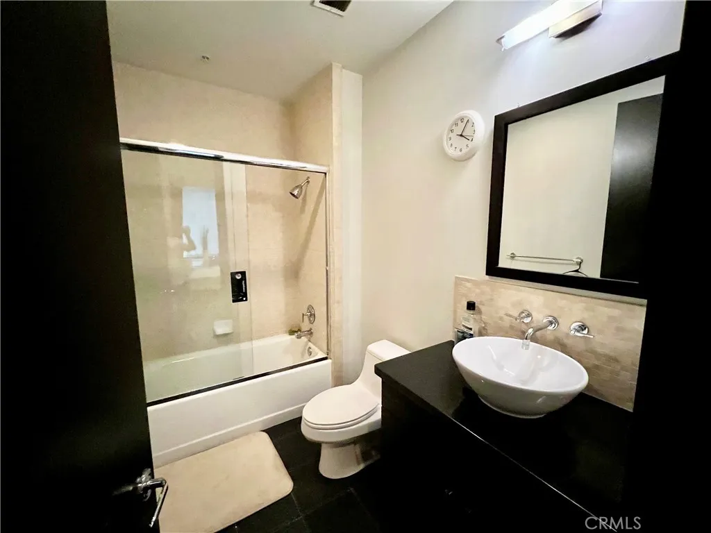 655 S Hope Street 607, Los Angeles, California 90017 home-pic-8