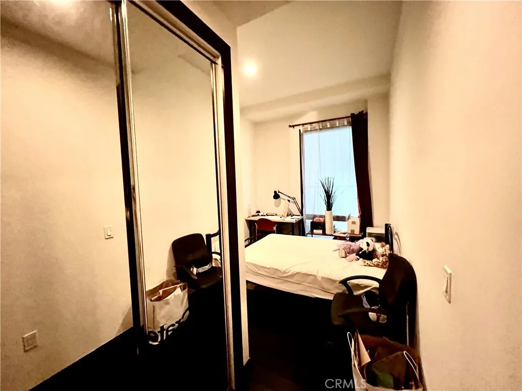 655 S Hope Street 607, Los Angeles, California 90017 home-pic-7
