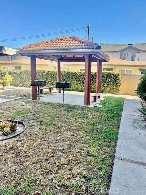 15311 Gundry Avenue 16, Paramount, California 90723, 2 Bedrooms Bedrooms, ,3 BathroomsBathrooms,Residential,For Sale,Gundry,MB25176653