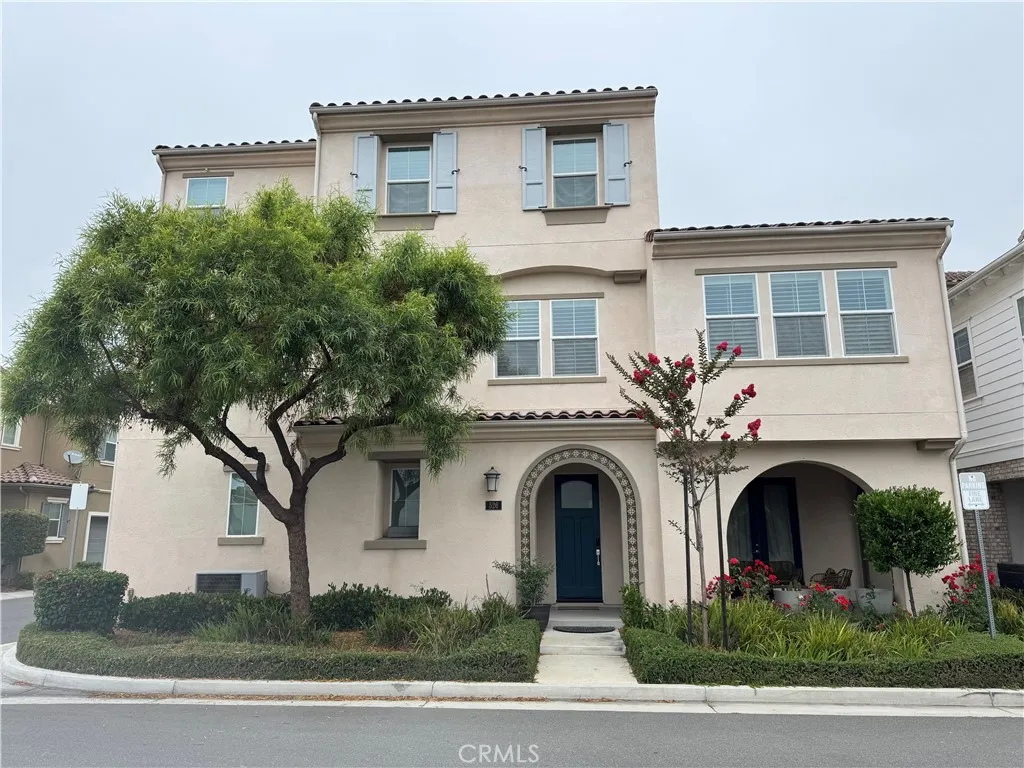 526 W Tribella Court, Santa Ana, California 92703, 4 Bedrooms Bedrooms, ,3 BathroomsBathrooms,Residential,For Sale,Tribella,WS25165668