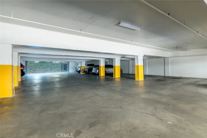1810 S Broadway, Santa Ana - Parking