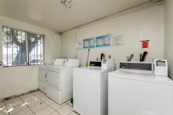 1810 S Broadway, Santa Ana - Laundry Room
