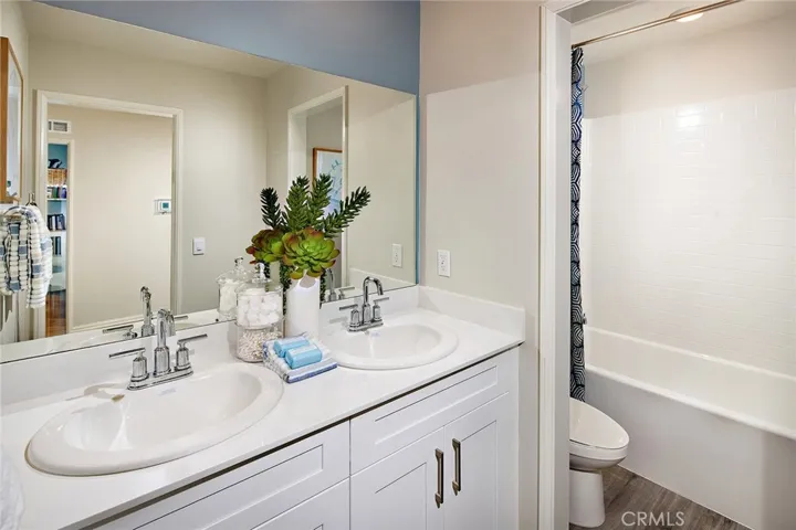 MODEL HOME