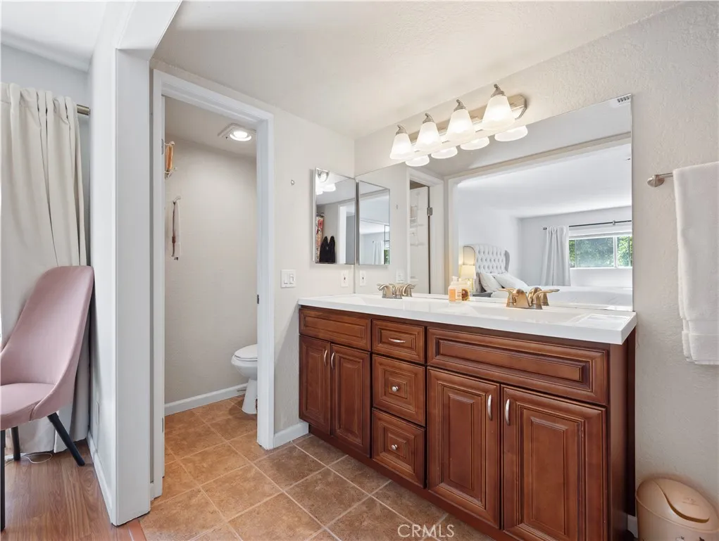 1919 E Beverly Way, Long Beach, California 90802 home-pic-18