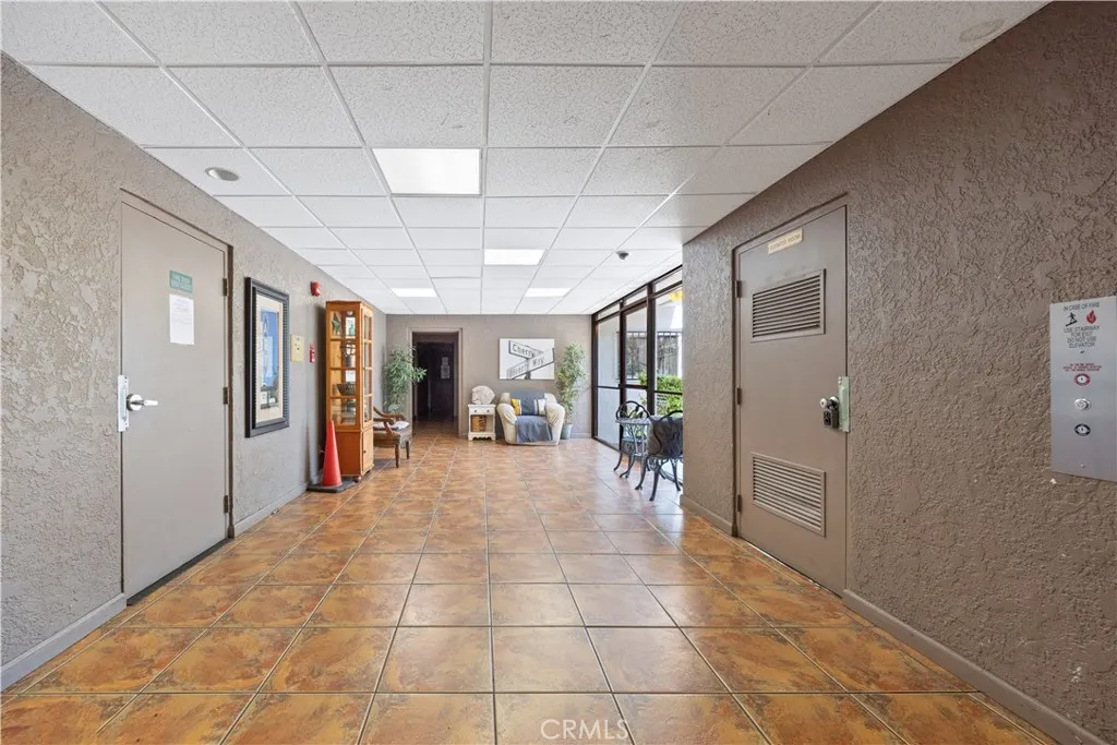 1919 E Beverly Way, Long Beach, California 90802 home-pic-1