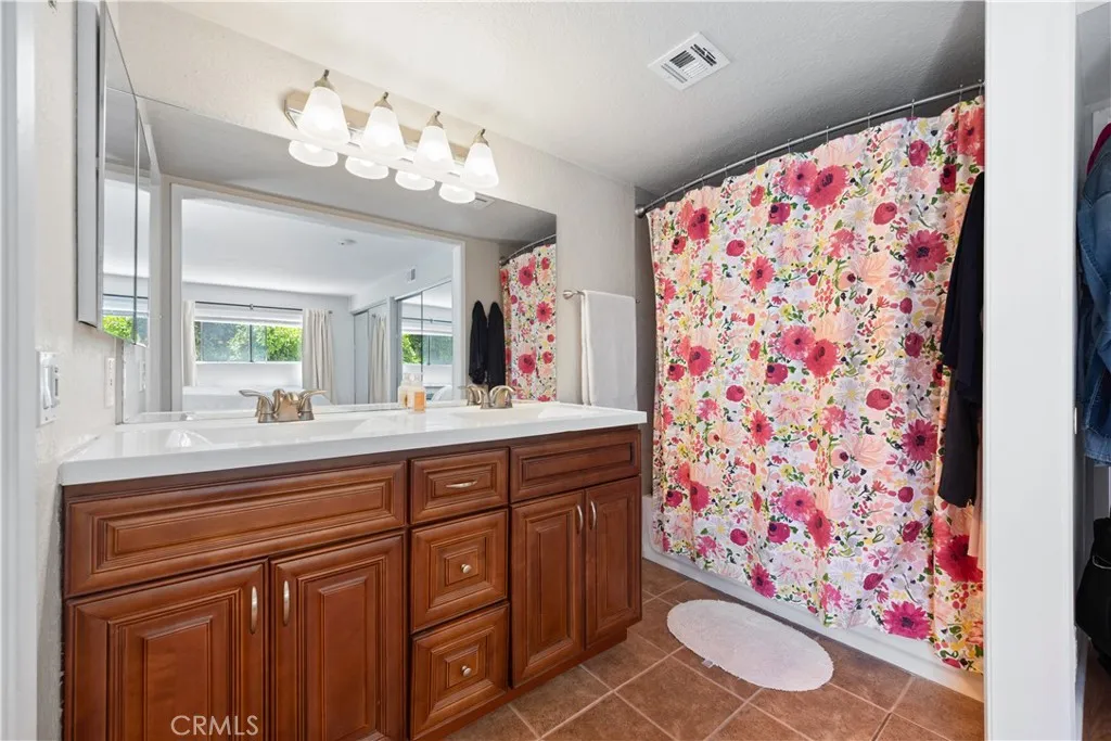 1919 E Beverly Way, Long Beach, California 90802 home-pic-19