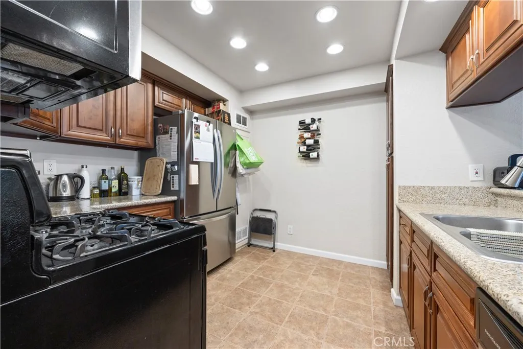 1919 E Beverly Way, Long Beach, California 90802 home-pic-11