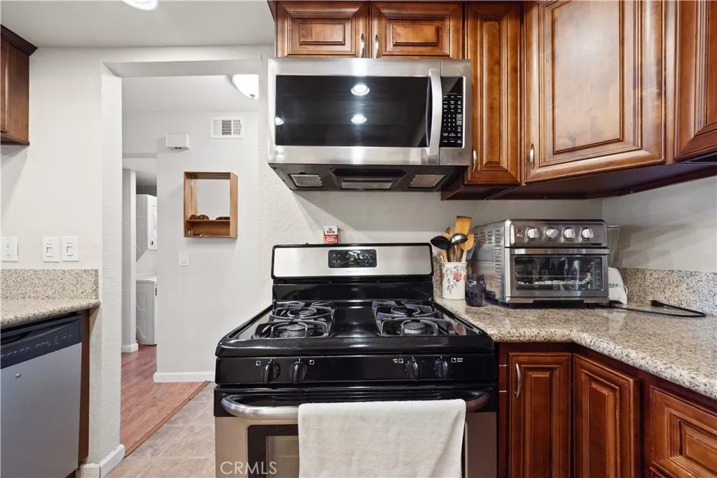 1919 E Beverly Way, Long Beach, California 90802 home-pic-10