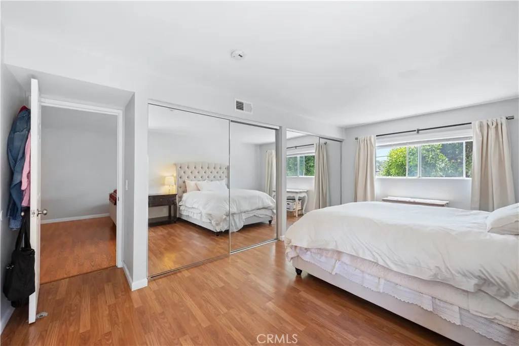 1919 E Beverly Way, Long Beach, California 90802 home-pic-16
