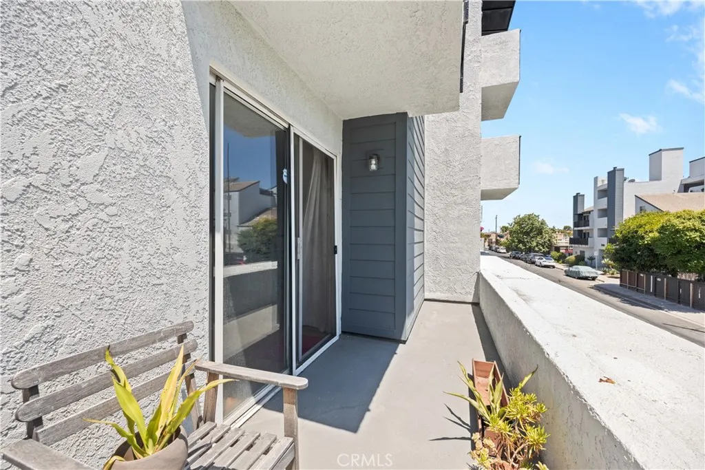 1919 E Beverly Way, Long Beach, California 90802 home-pic-27