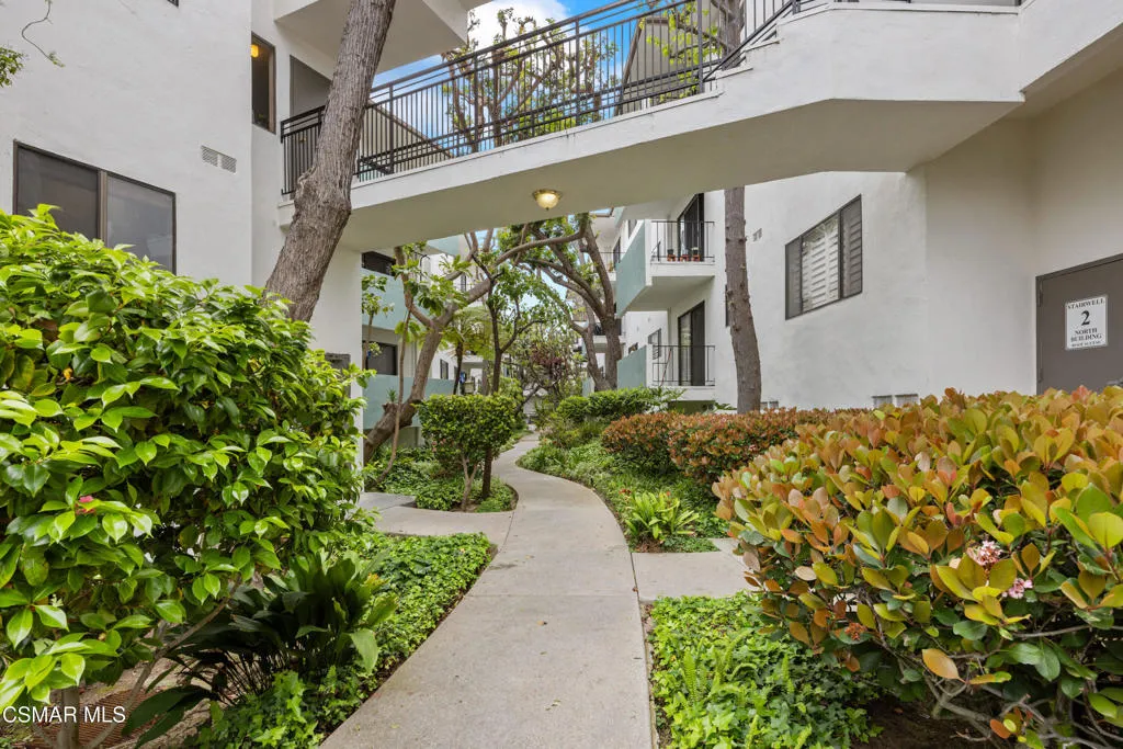 5000 S Centinela Avenue 109, Los Angeles, California 90066 home-pic-18