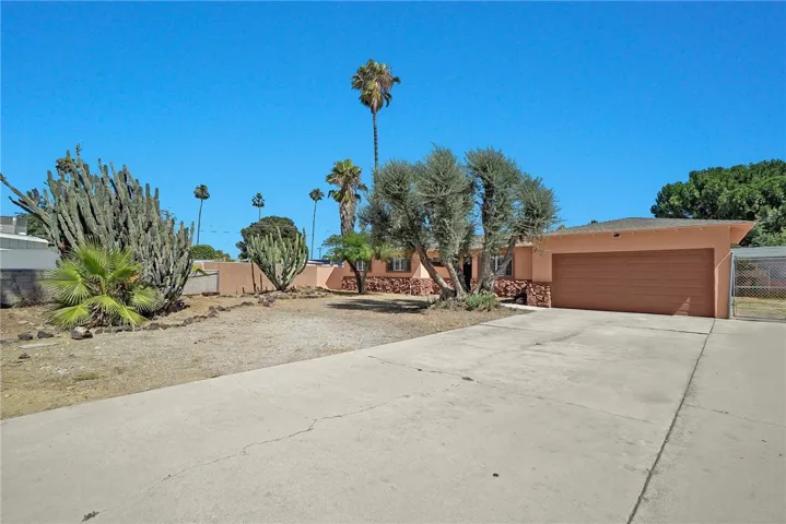17461 Pine Avenue, Fontana, California 92335