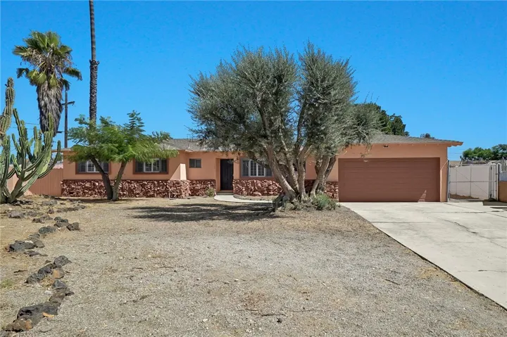 17461 Pine Avenue, Fontana, California 92335
