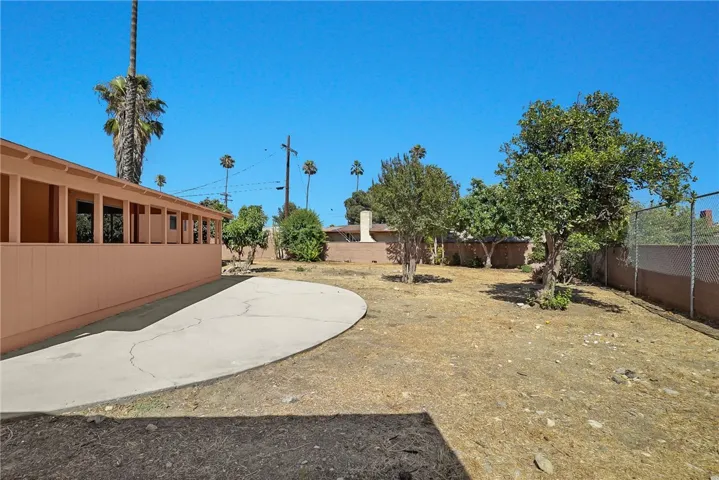 17461 Pine Avenue, Fontana, California 92335