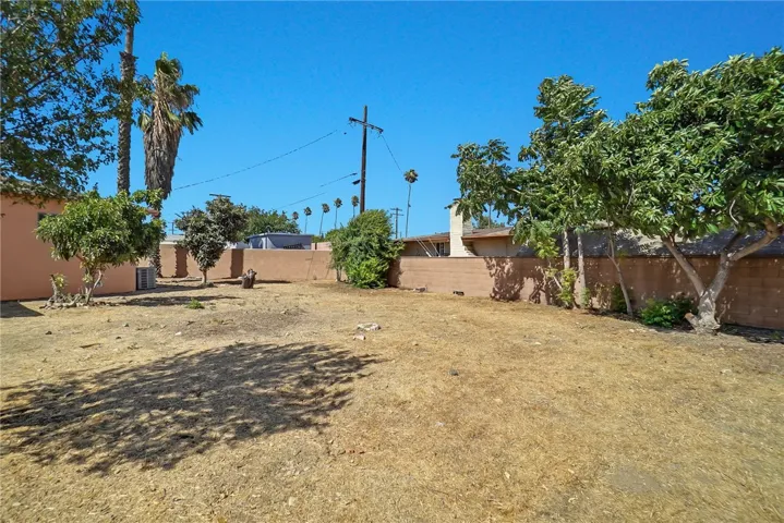 17461 Pine Avenue, Fontana, California 92335
