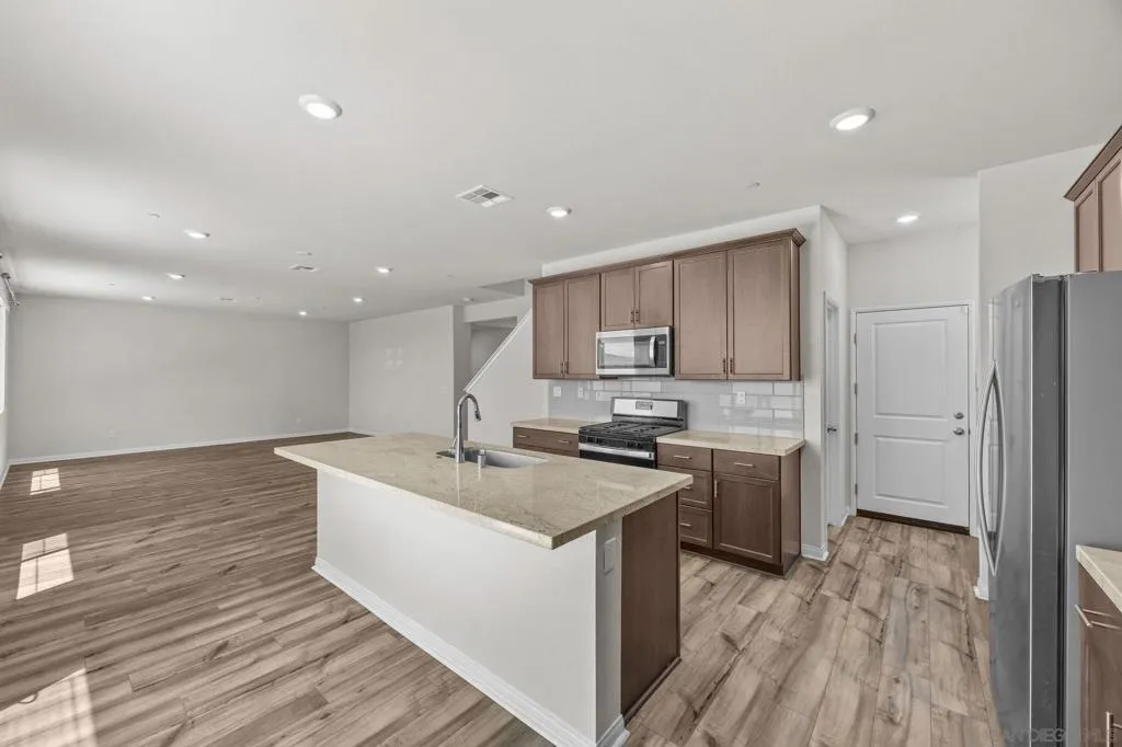 24553 Lancer Place, Moreno Valley, California 92551 home-pic-5