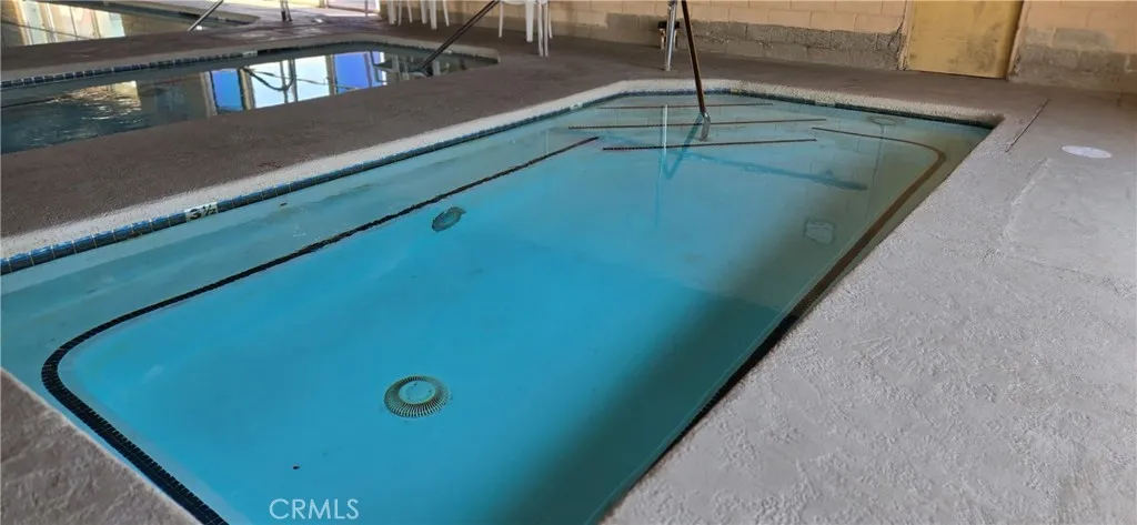 Wow! up to 16 people can fit in each hot tub!