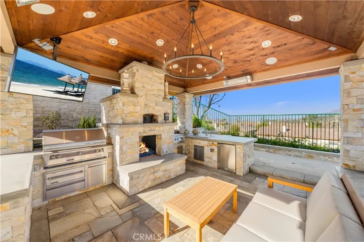 1040 S Summer Breeze Lane, Anaheim Hills, California 92808