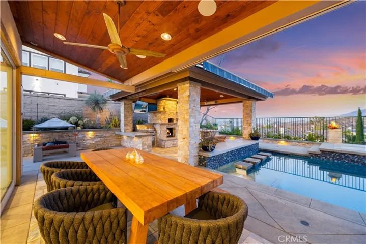 1040 S Summer Breeze Lane, Anaheim Hills, California 92808