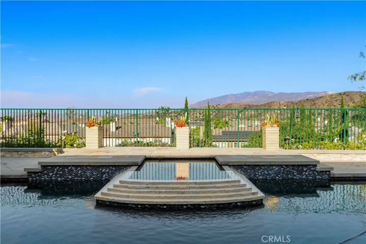 1040 S Summer Breeze Lane, Anaheim Hills, California 92808