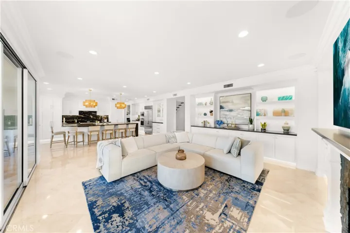 1040 S Summer Breeze Lane, Anaheim Hills, California 92808