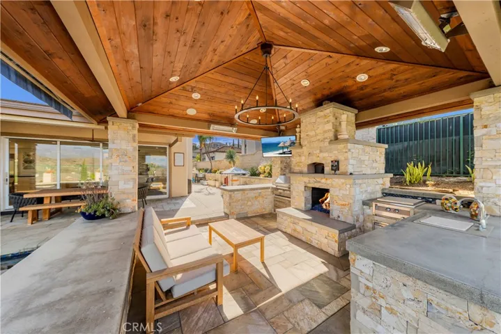 1040 S Summer Breeze Lane, Anaheim Hills, California 92808