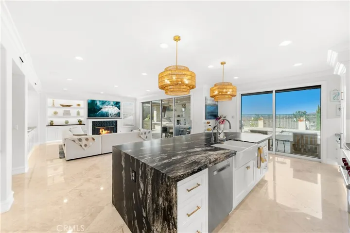 1040 S Summer Breeze Lane, Anaheim Hills, California 92808
